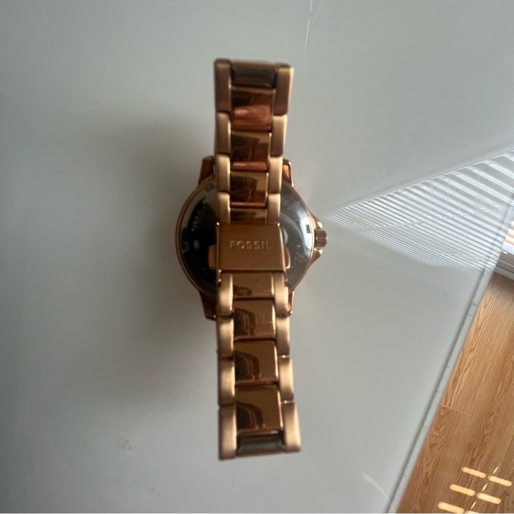 Women’s FOSSIL watch - Picture 2 of 5